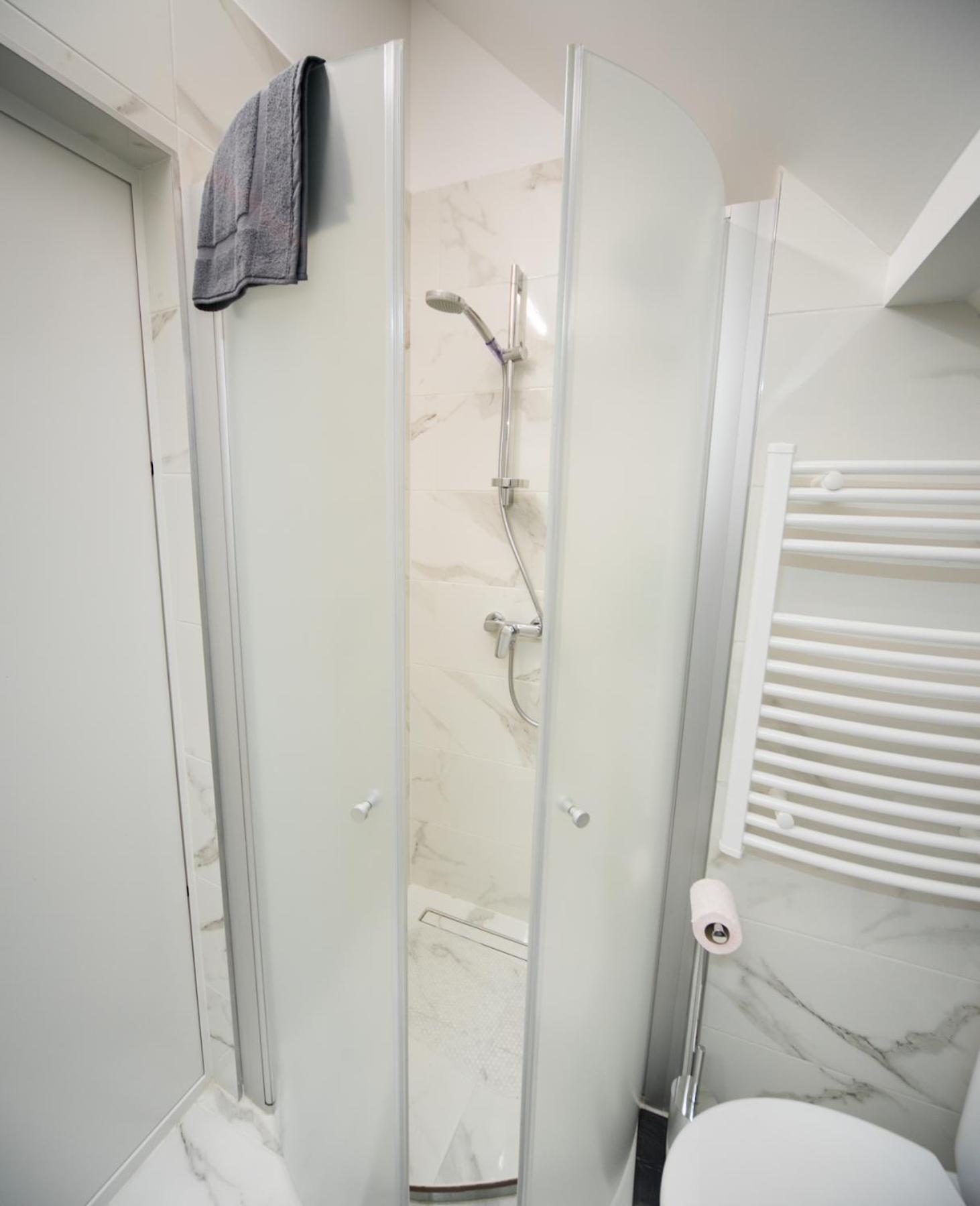 Petro Delux Apartments 考纳斯 外观 照片